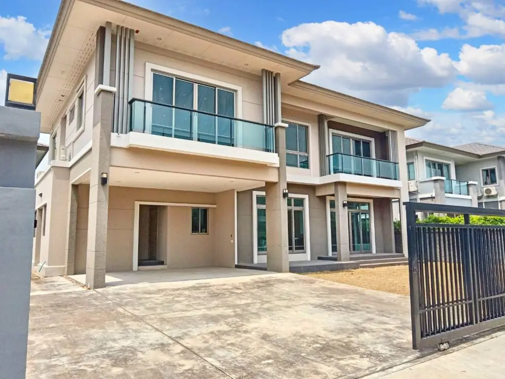 House in Saphan Sung, Bangkok, Thailand 4 bedrooms — photo 3