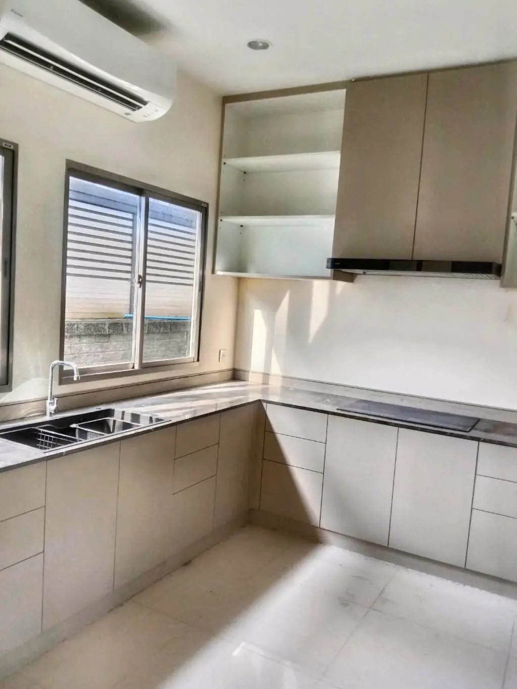 House in Saphan Sung, Bangkok, Thailand 4 bedrooms — photo 9