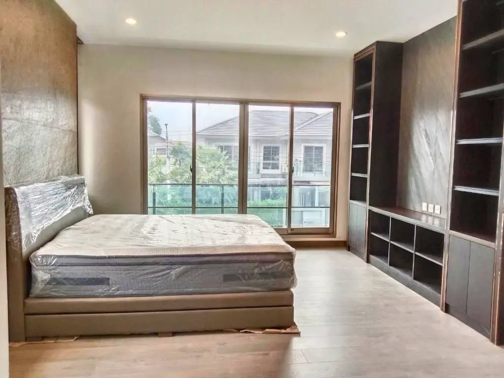 House in Saphan Sung, Bangkok, Thailand 4 bedrooms — photo 10