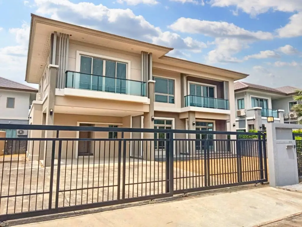 House in Saphan Sung, Bangkok, Thailand 4 bedrooms — photo 2