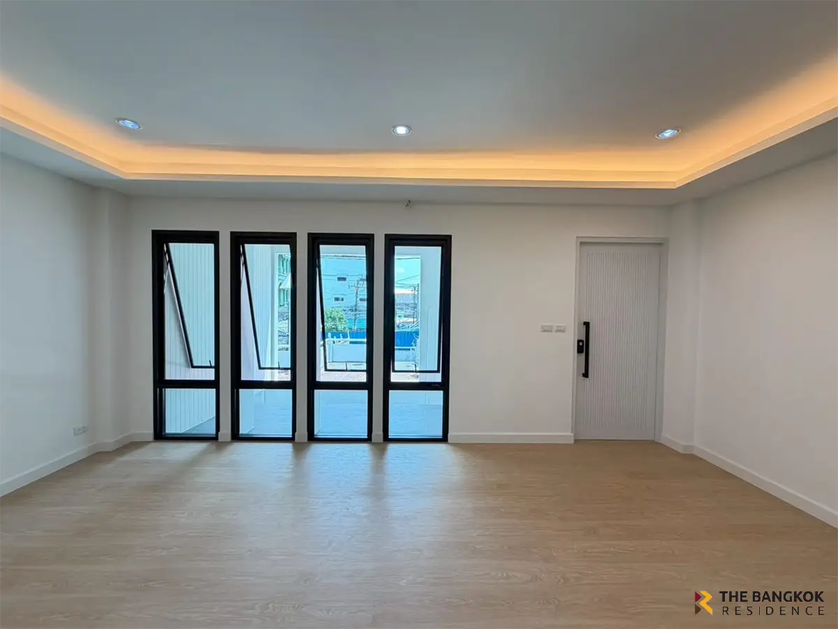 Townhouse in Bangkok, Thailand 4 bedrooms — photo 5