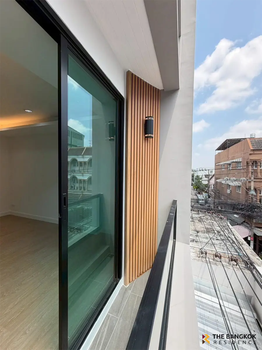 Townhouse in Bangkok, Thailand 4 bedrooms — photo 8