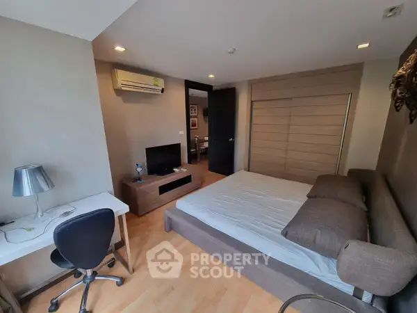 1-BR Condo at The Amethyst Sukhumvit 39 near BTS Phrom Phong — photo 4