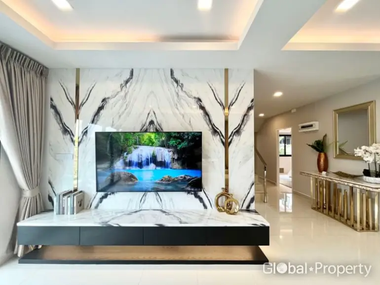 House in Pattaya, Thailand 5 bedrooms — ภาพ 3