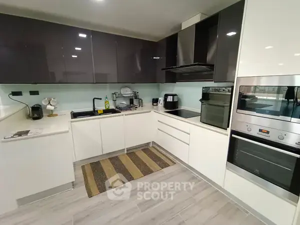 2-BR Condo at Executive Residence II & IV close to Phratamnak — ภาพ 5
