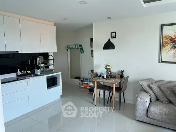 1-BR Condo at One Tower Pratamnak close to Phratamnak — photo 6
