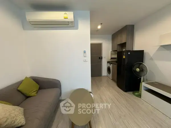 1-BR Condo at Ideo Mobi Grand Interchange Bangsue near MRT Tao Poon — photo 2