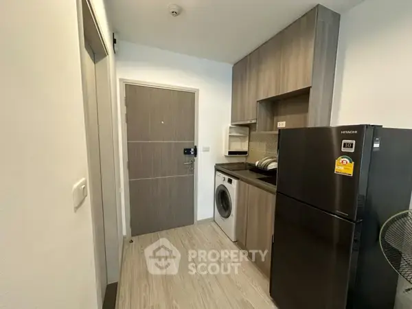 1-BR Condo at Ideo Mobi Grand Interchange Bangsue near MRT Tao Poon — photo 4