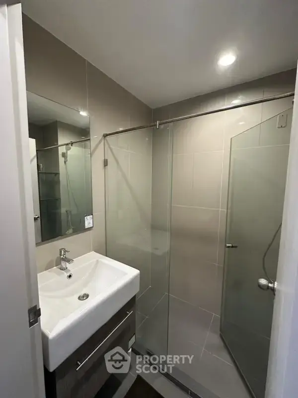 1-BR Condo at Ideo Mobi Grand Interchange Bangsue near MRT Tao Poon — photo 7