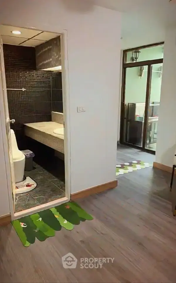 1-BR Condo at Ratanakosin Island near MRT Bang Yi Khan — photo 2