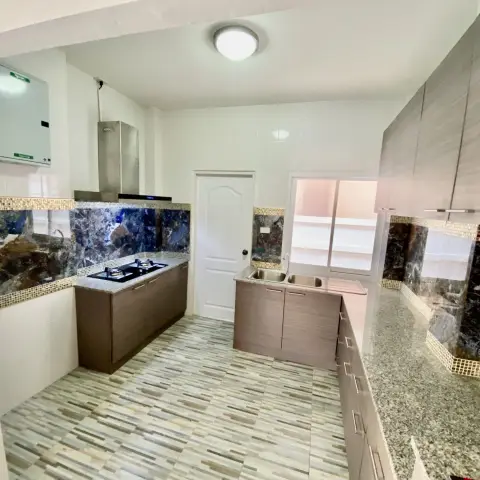 House in San Kamphaeng, Thailand 5 bedrooms — photo 5
