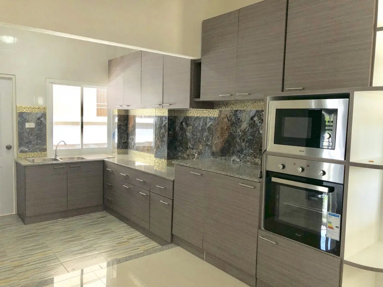 House in San Kamphaeng, Thailand 5 bedrooms — photo 3