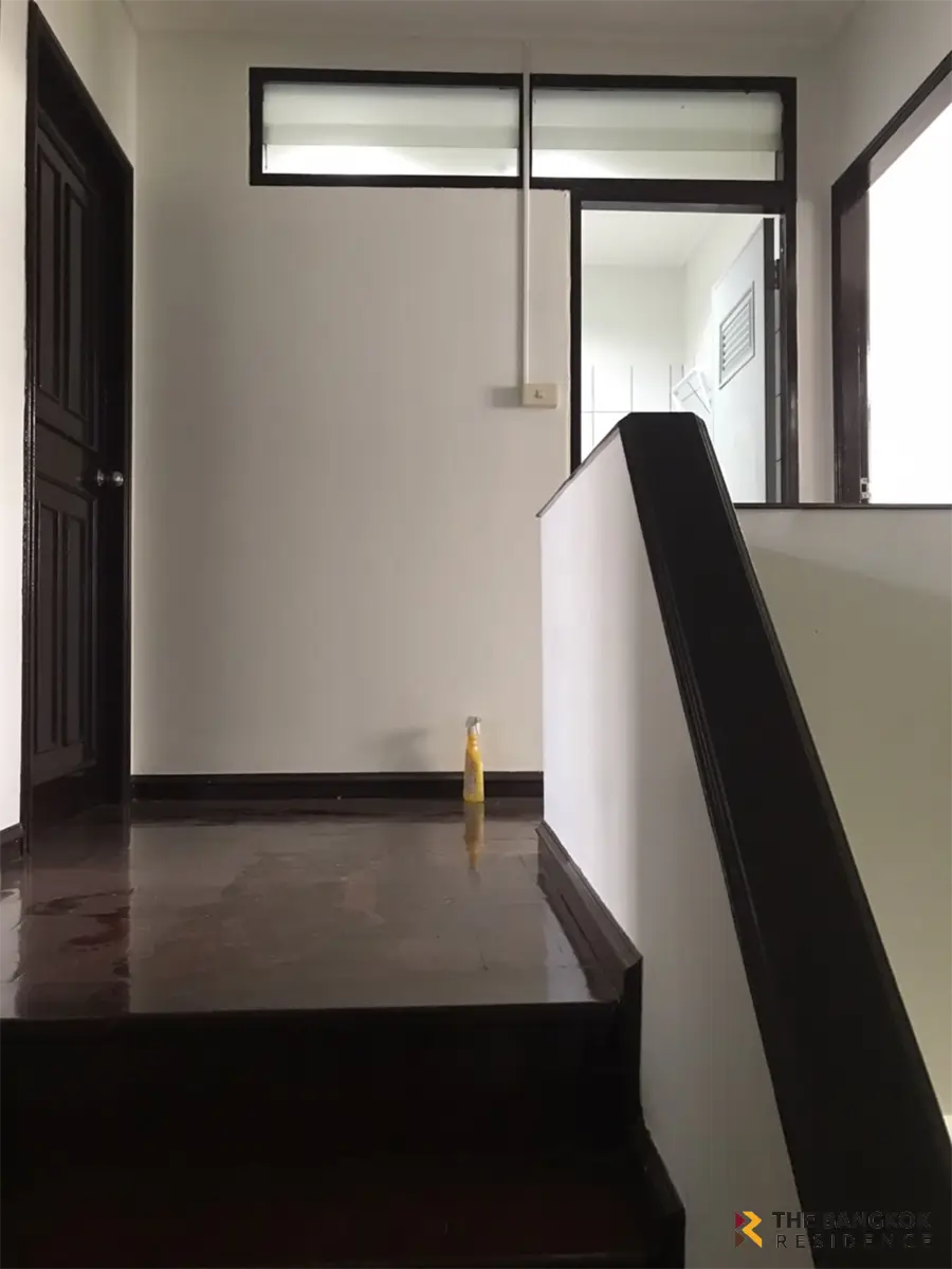 Townhouse in Bangkok, Thailand 3 bedrooms — photo 2