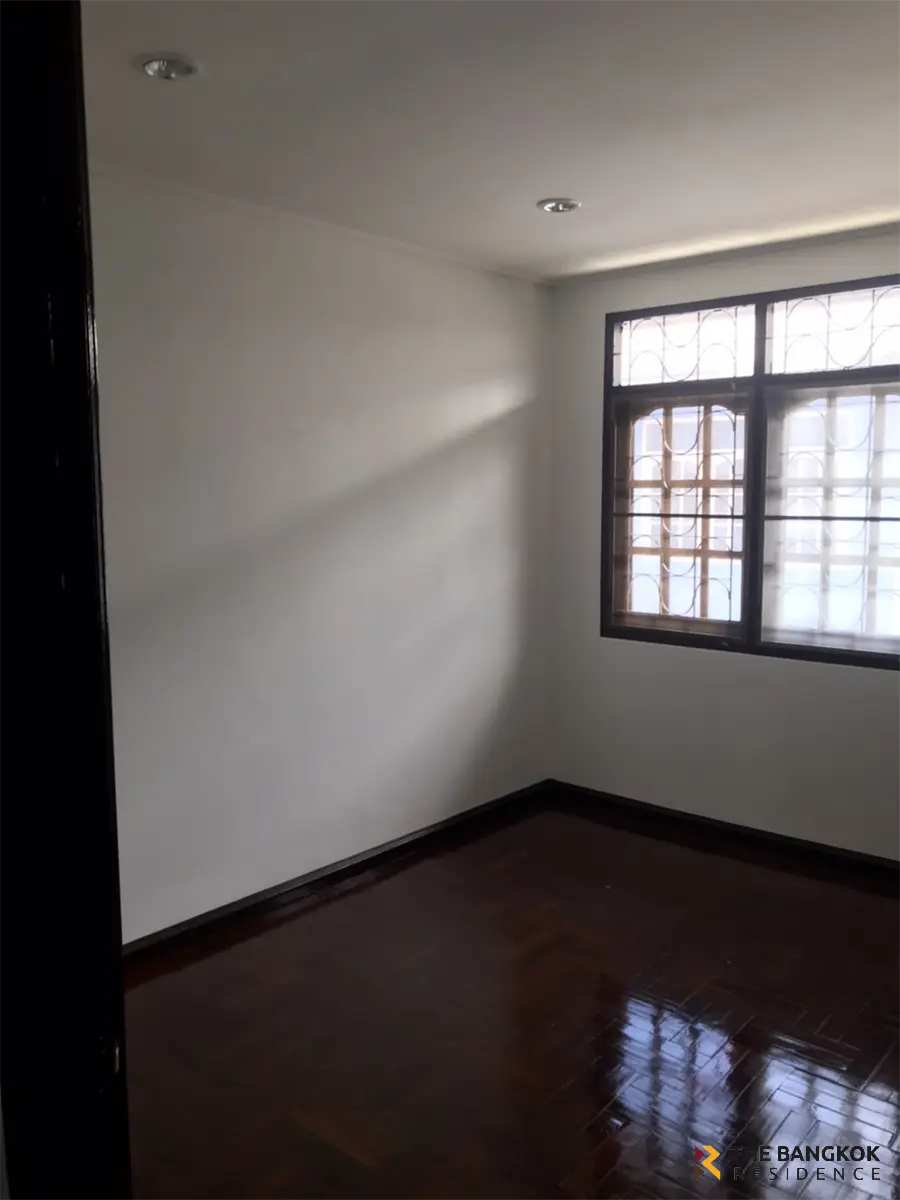 Townhouse in Bangkok, Thailand 3 bedrooms — photo 4