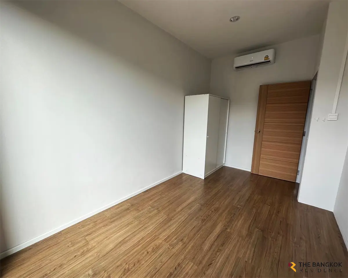 Townhouse in Bangkok, Thailand 4 bedrooms — photo 7