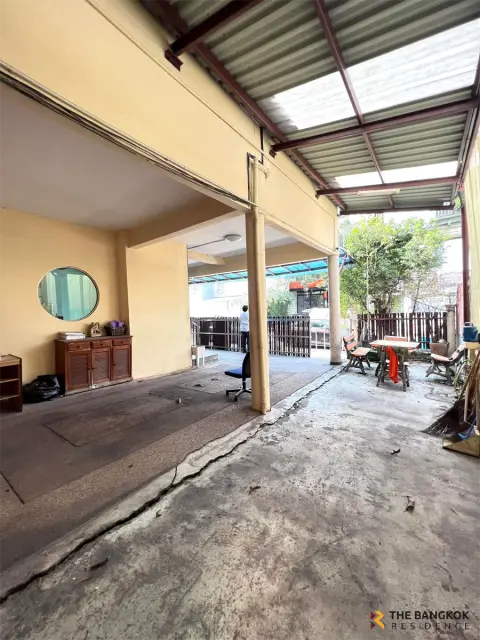 Townhouse in Bangkok, Thailand 4 bedrooms — photo 4