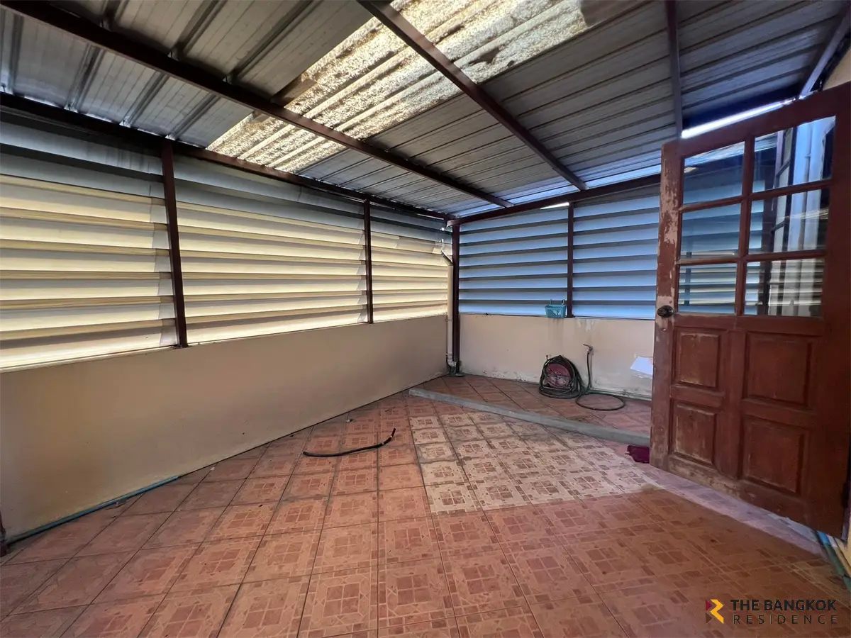Townhouse in Bangkok, Thailand 4 bedrooms — photo 10