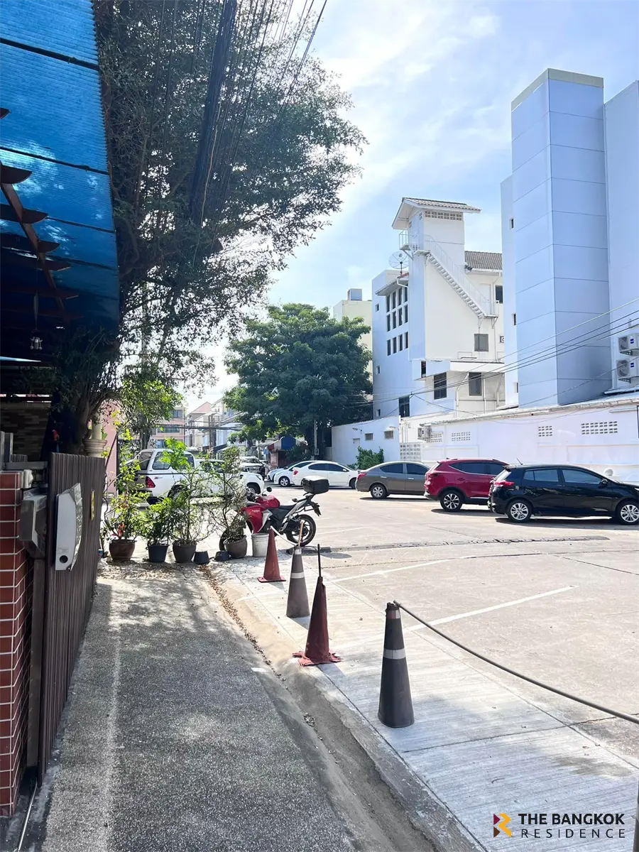Townhouse in Bangkok, Thailand 4 bedrooms — photo 6