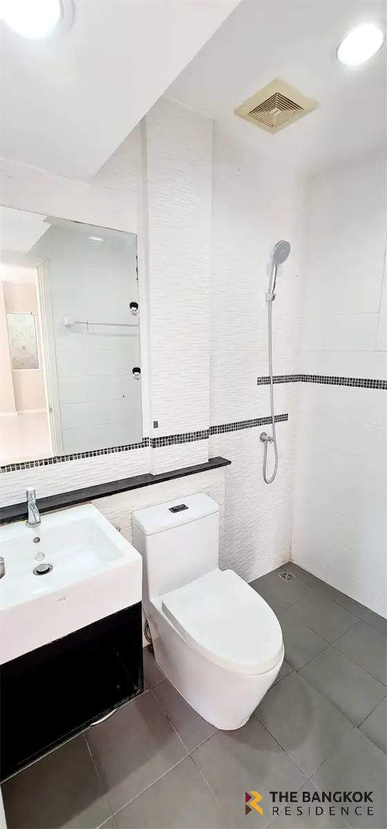 Townhouse in Bangkok, Thailand 4 bedrooms — photo 10