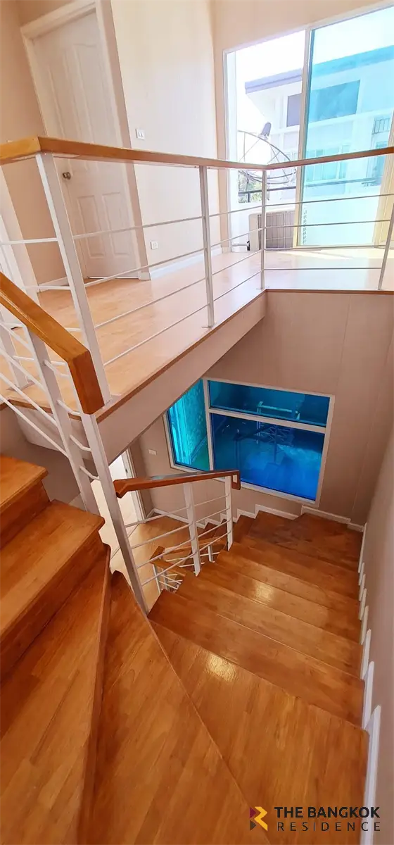 Townhouse in Bangkok, Thailand 4 bedrooms — photo 7