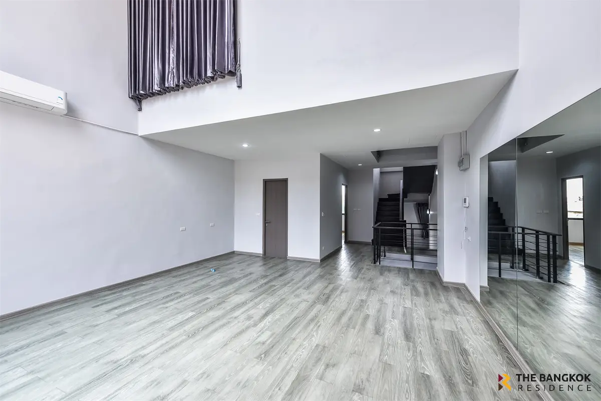 Townhouse in Bangkok, Thailand 3 bedrooms — photo 9