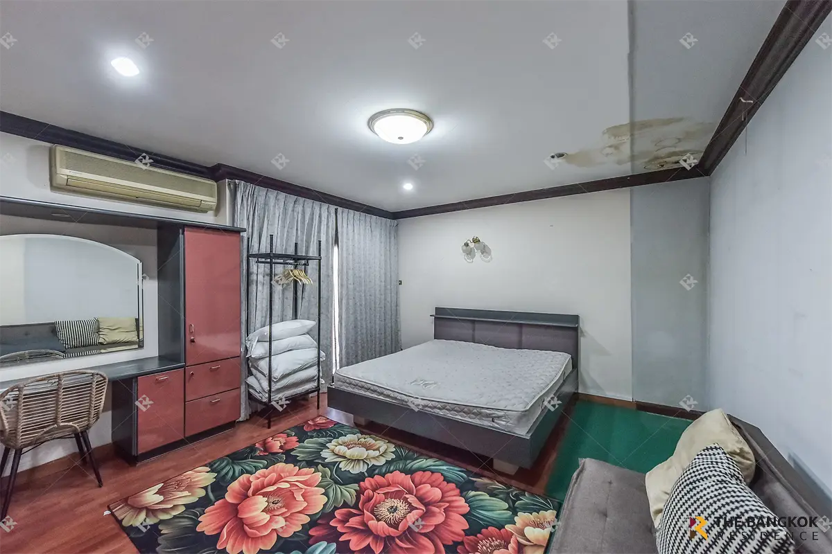 Townhouse in Bangkok, Thailand 3 bedrooms — photo 8