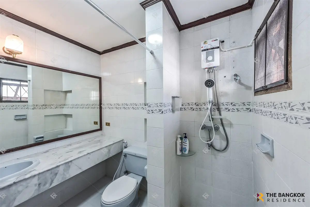 Townhouse in Bangkok, Thailand 3 bedrooms — photo 7