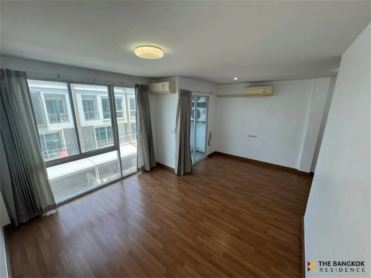 Townhouse in Bangkok, Thailand 3 bedrooms — photo 6
