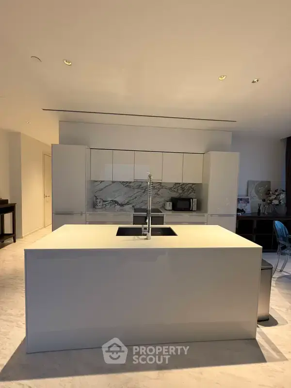 2-BR Condo at Four Seasons Private Residences Bangkok near BTS Saphan Taksin — ภาพ 5