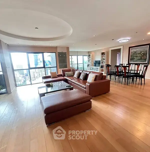 3-BR Condo at Sathorn Gardens near MRT Si Lom — ภาพ 6