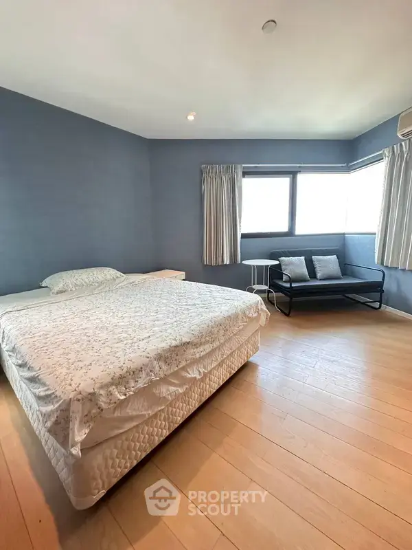 3-BR Condo at Sathorn Gardens near MRT Si Lom — ภาพ 5