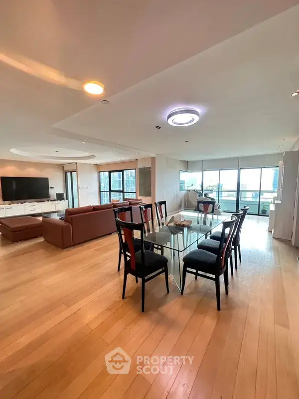 3-BR Condo at Sathorn Gardens near MRT Si Lom — ภาพ 7