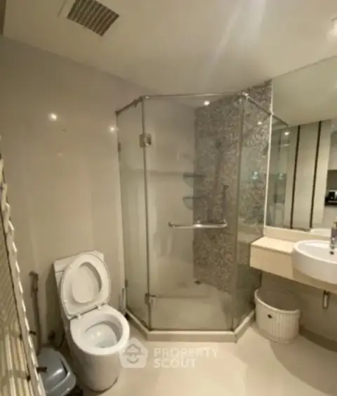 1-BR Condo at The Rajdamri near BTS Ratchadamri — photo 4