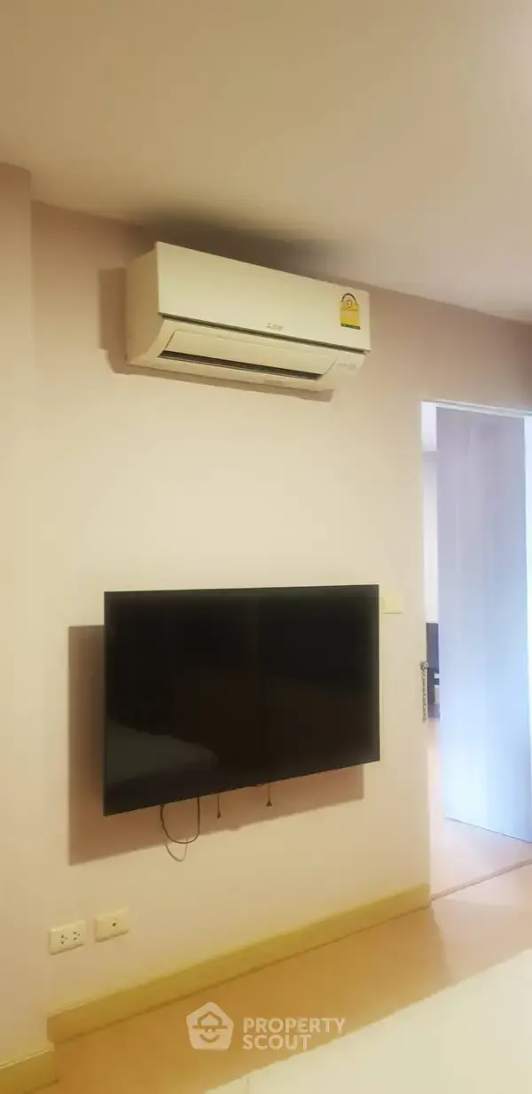 1-BR Condo at Plus 67 near BTS Phra Khanong — photo 3