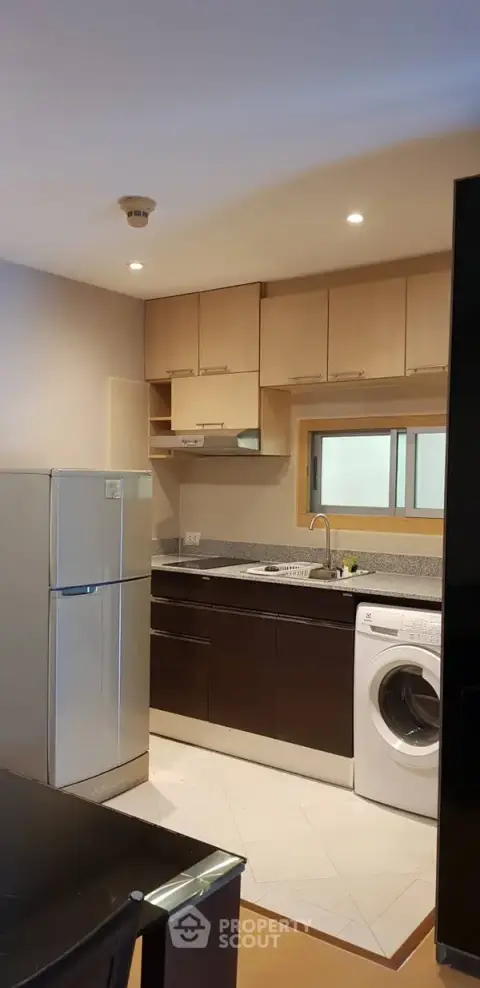 1-BR Condo at Plus 67 near BTS Phra Khanong — photo 4
