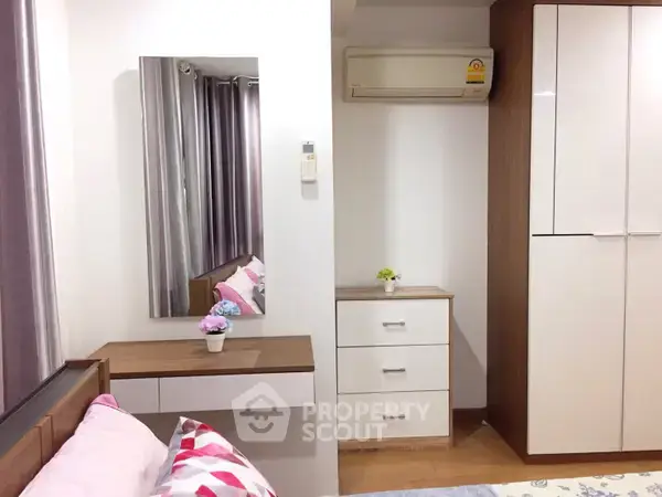 1-BR Condo at Bangkok Feliz Sukhumvit 69 near BTS Phra Khanong — photo 2