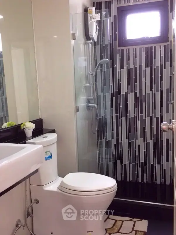 1-BR Condo at Bangkok Feliz Sukhumvit 69 near BTS Phra Khanong — photo 7