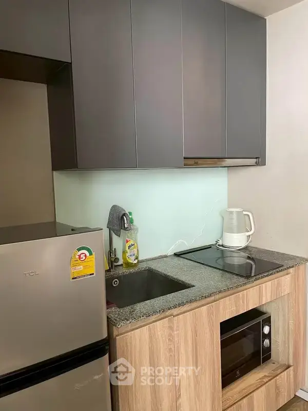 1-BR Condo at Blossom Condo @ Sathorn-Charoenrat near BTS Surasak — photo 4