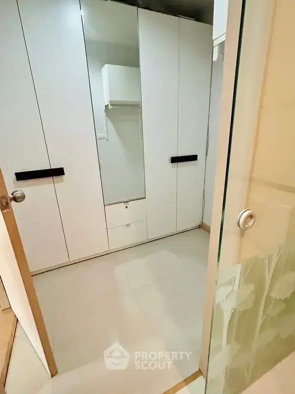 2-BR Condo at Ideo Blucove Sathorn near BTS Wongwian Yai — photo 6