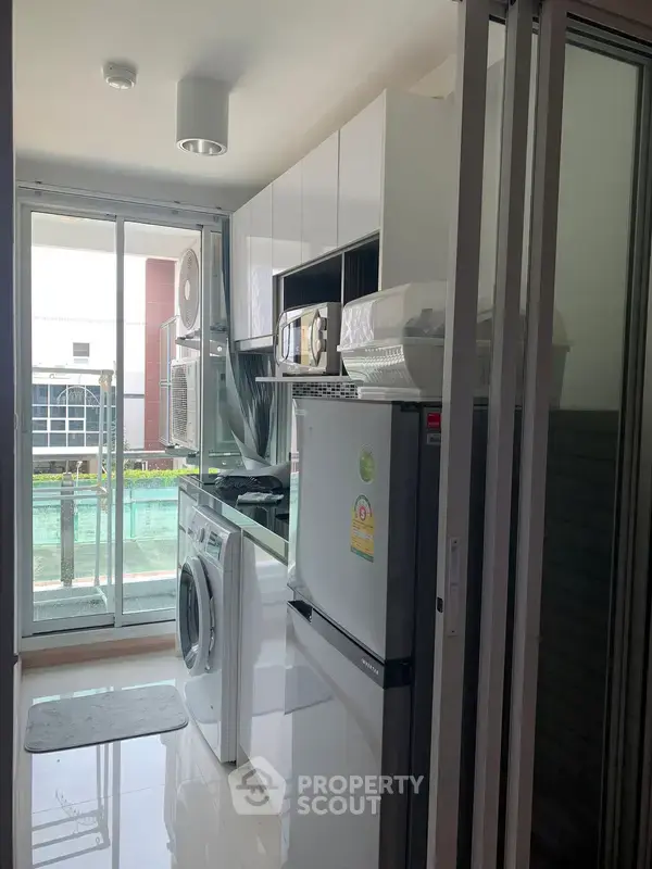 1-BR Condo at Chateau In Town Sukhumvit 64/1 near BTS Bang Chak — photo 4