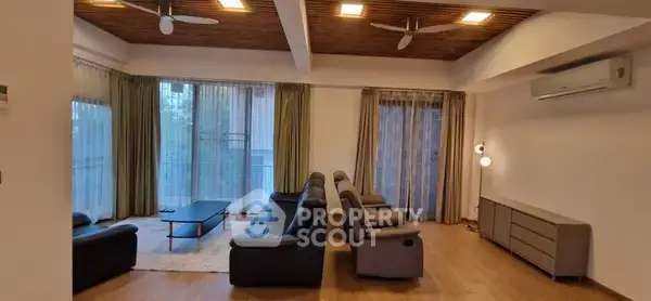 2-BR Townhouse in San Phisuea — photo 7