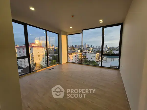 2-BR Condo at Aritier Penthouse At Ari near BTS Ari — photo 3