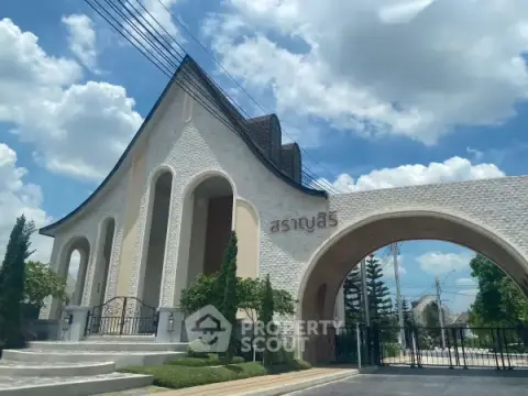 4-BR House at Saransiri Ramkhamhaeng in Khlong Song Ton Nun — photo 2