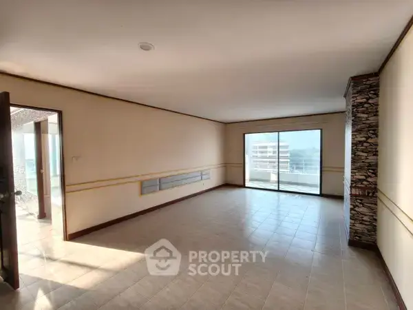 2-BR Condo at Pattaya Hill Resort close to Phratamnak — photo 5