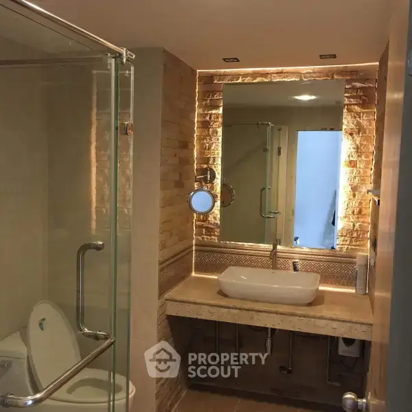1-BR Condo at Icon 3 Condominium close to Thong Lo — photo 6