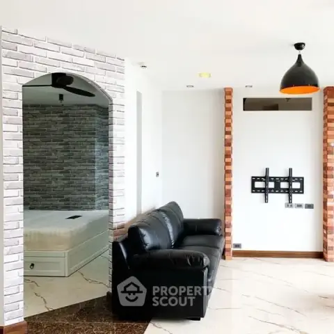 1-BR Condo at Icon 3 Condominium close to Thong Lo — photo 2