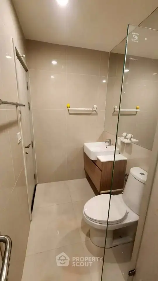1-BR Condo at Noble Revolve Ratchada 2 near MRT Thailand Cultural Centre — photo 6