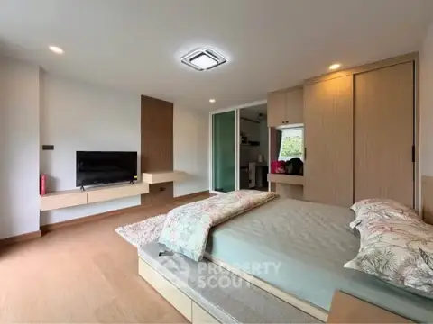 1-BR Condo in Wat Ket — ภาพ 2