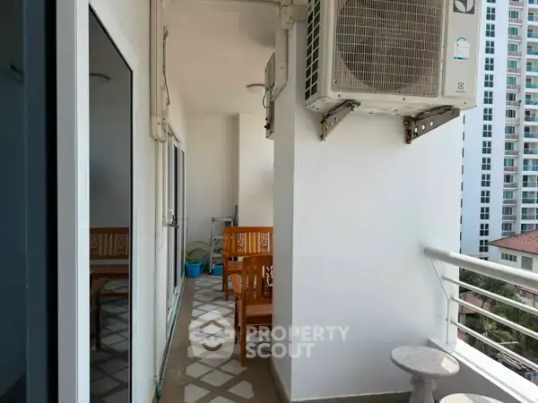 1-BR Condo at Pattaya Hill Resort close to Phratamnak — photo 6