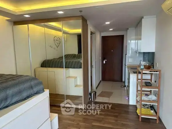 Studio Condo at The Peak Towers close to Phratamnak — photo 7